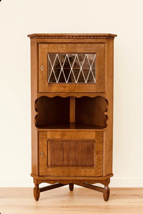 Винтидж датски ъглов шкаф от масивен дъб – 1950-те години