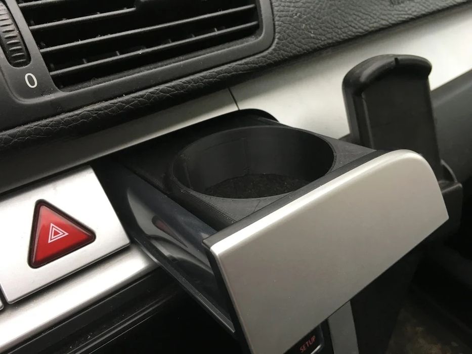 Поставка за чаша VW Passat B6