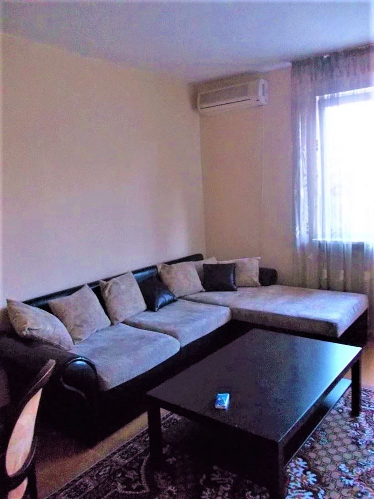 Дава се под наем Двустаен апартамент в София, Център - 58 кв.м за 440 € - Снимка #2