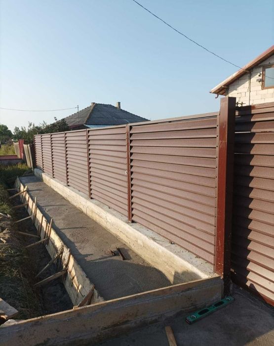 Executam garduri și porți la comanda clientului