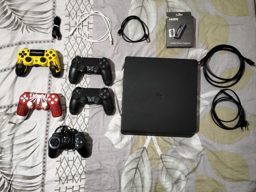 Продам PS4 Slim 1TB SSD