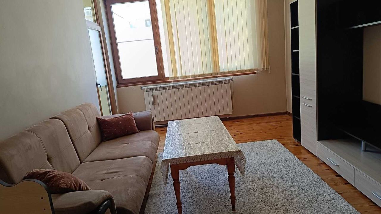 Дава се под наем Тристаен апартамент в Гоце Делчев - 75 кв.м за 193.8 € - Снимка #3
