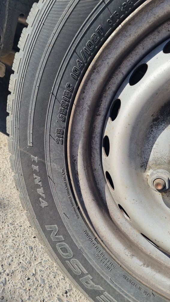 Гуми за бус всесезонни 215/65R15C