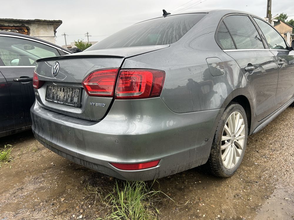 Bară spate completă Volkswagen Jetta 2014