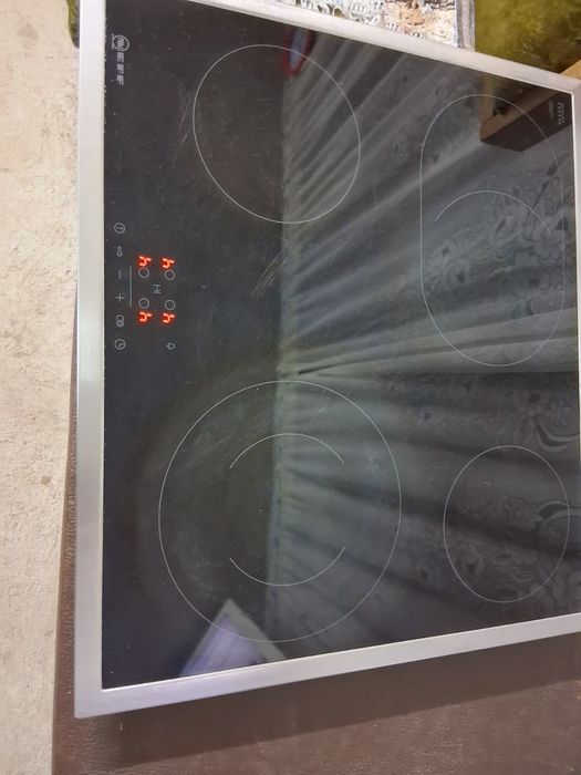 Самостоятелен керамичен плот Neff