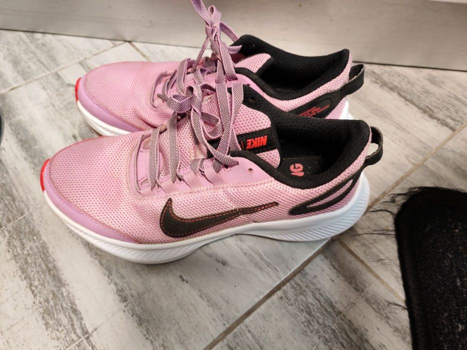 Дамски маратонки Nike, Puma 37