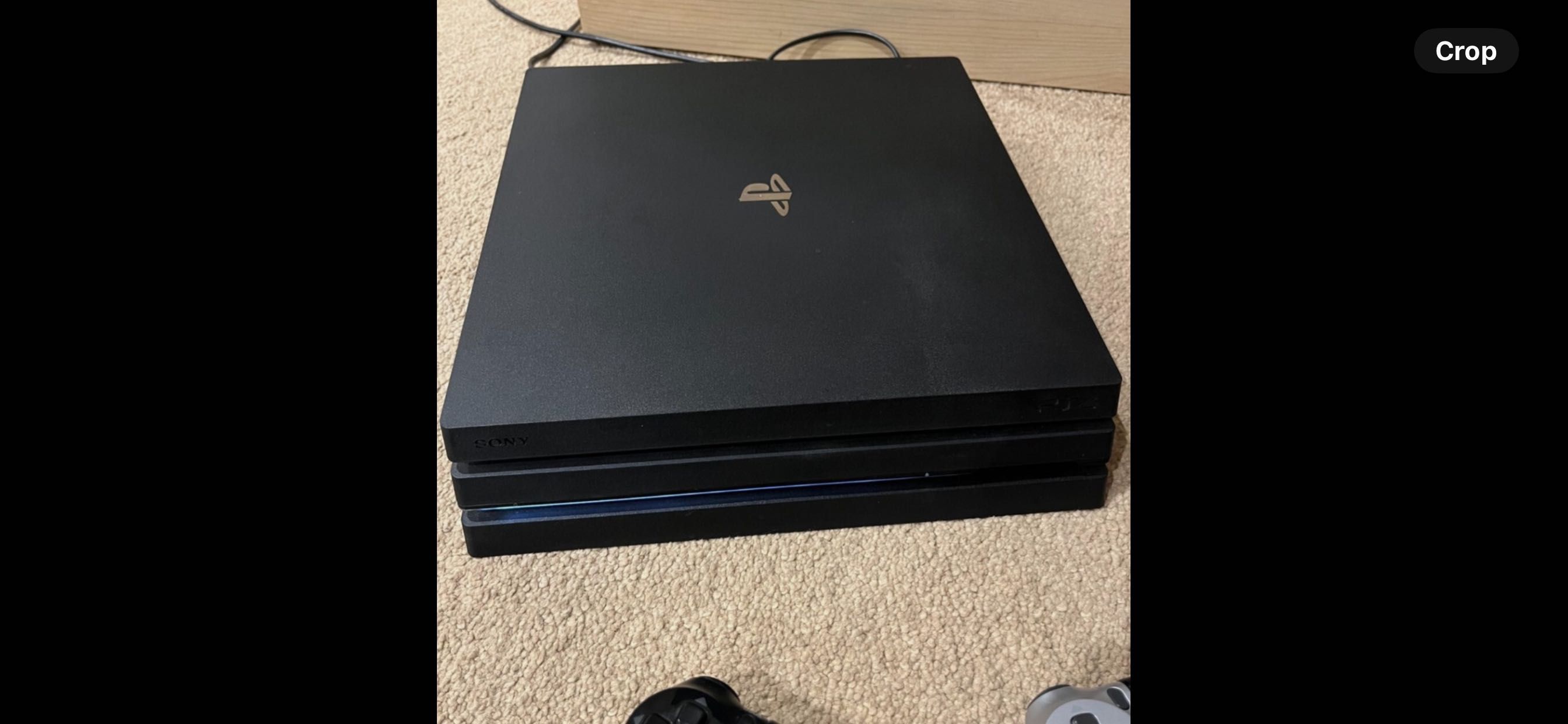 PlayStation 4 Pro 1TB Два контролера перфектен