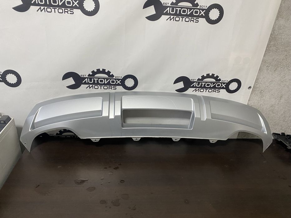 Scut bara ornament spate Skoda Octavia 3 Scout