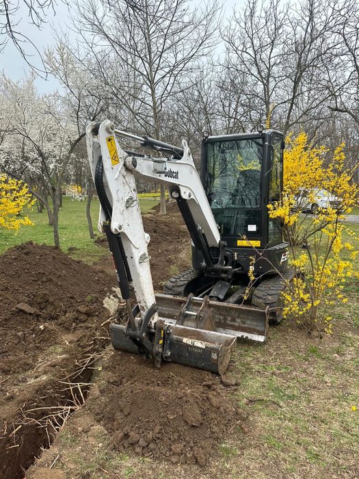 Inchiriez Miniexcavator,Buldoexcavator,Bobcat
