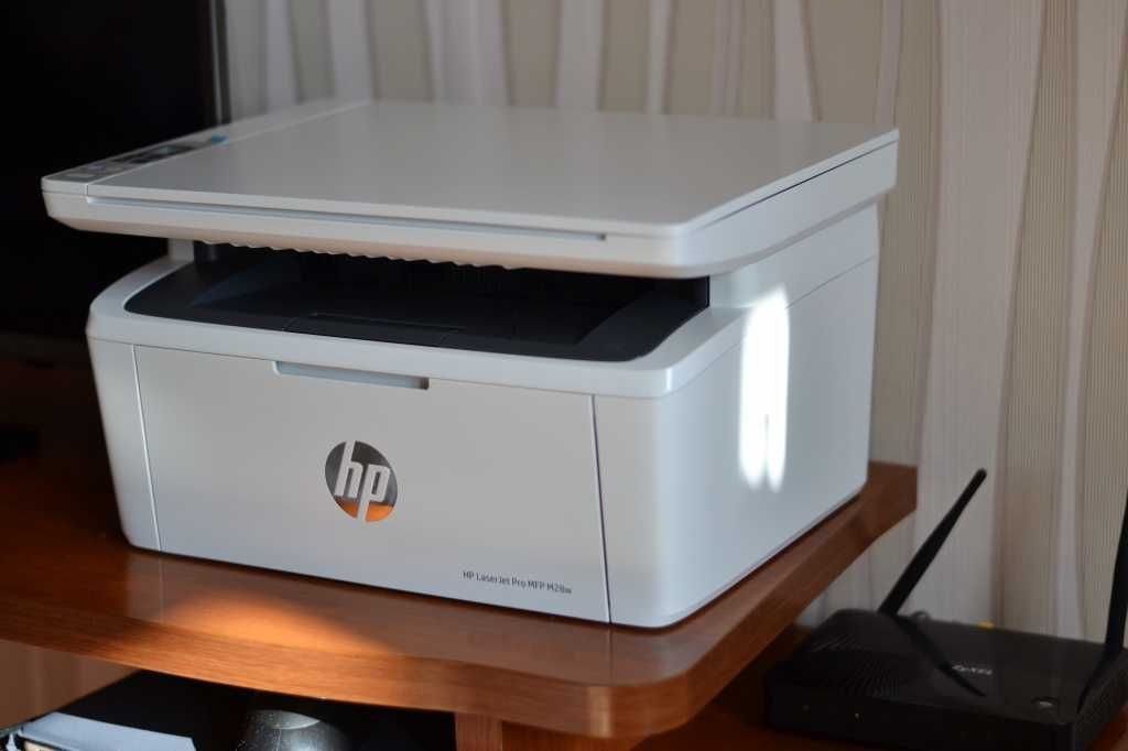 Принтер/Мфу/Сканер/Копир HP M28W+1 картридж+USB кабель+ кабель питания