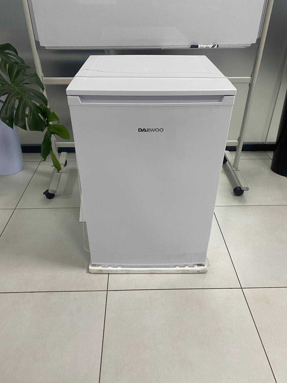 Daewoo Холодильник Компактного типа Модель : (FUS112FWTO) Доставка