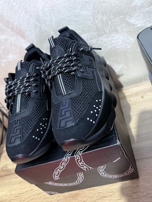 Versace chain reaction