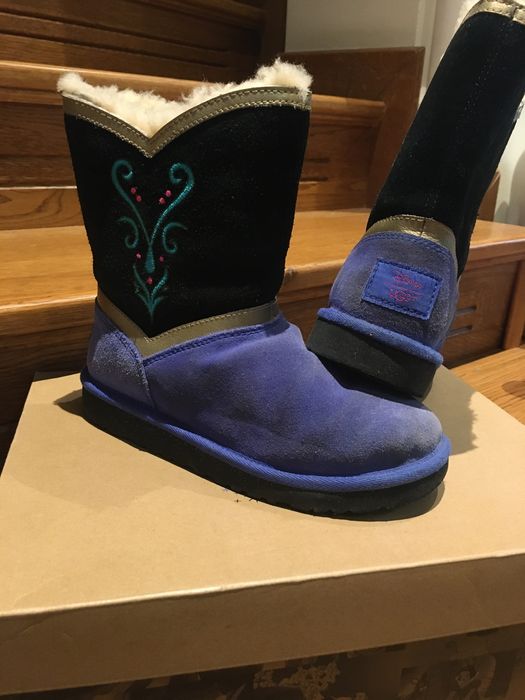 UGG Disney original marimea 33 model Frozen Ana
