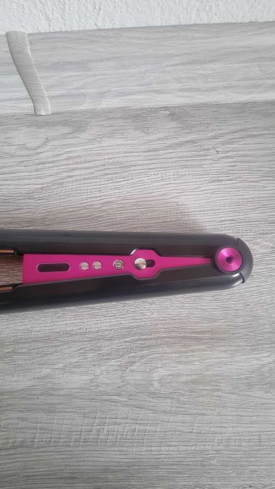 Преса за коса DYSON CORRALE HS03 чети описанието