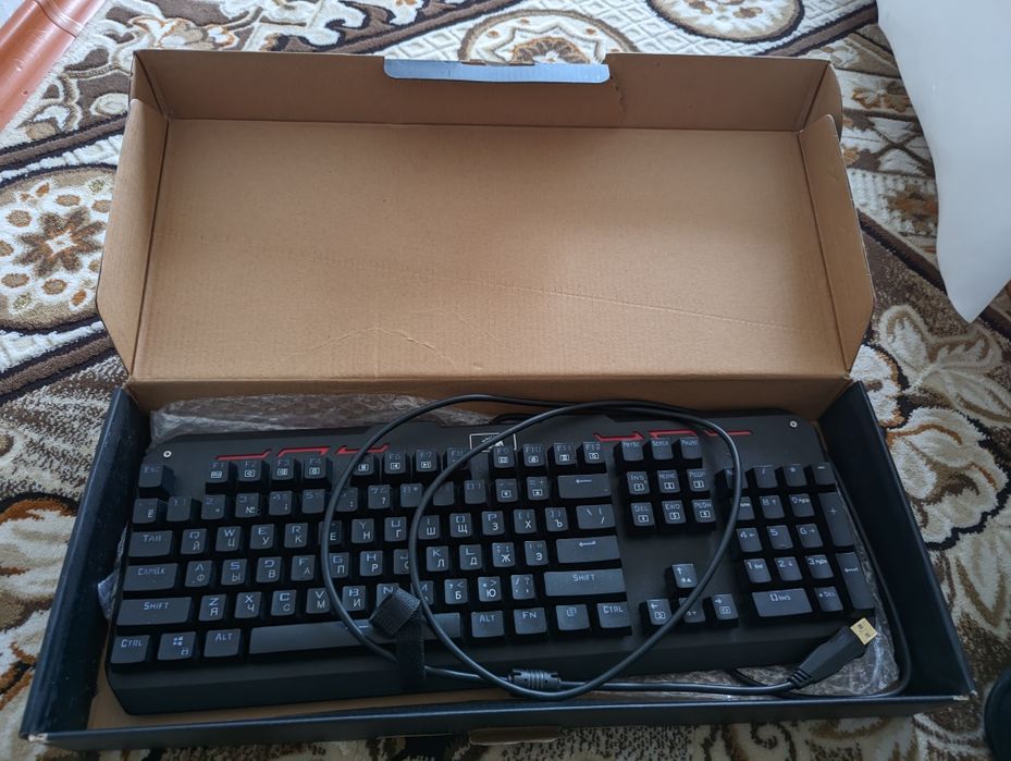 Клава Reddragon Varuna