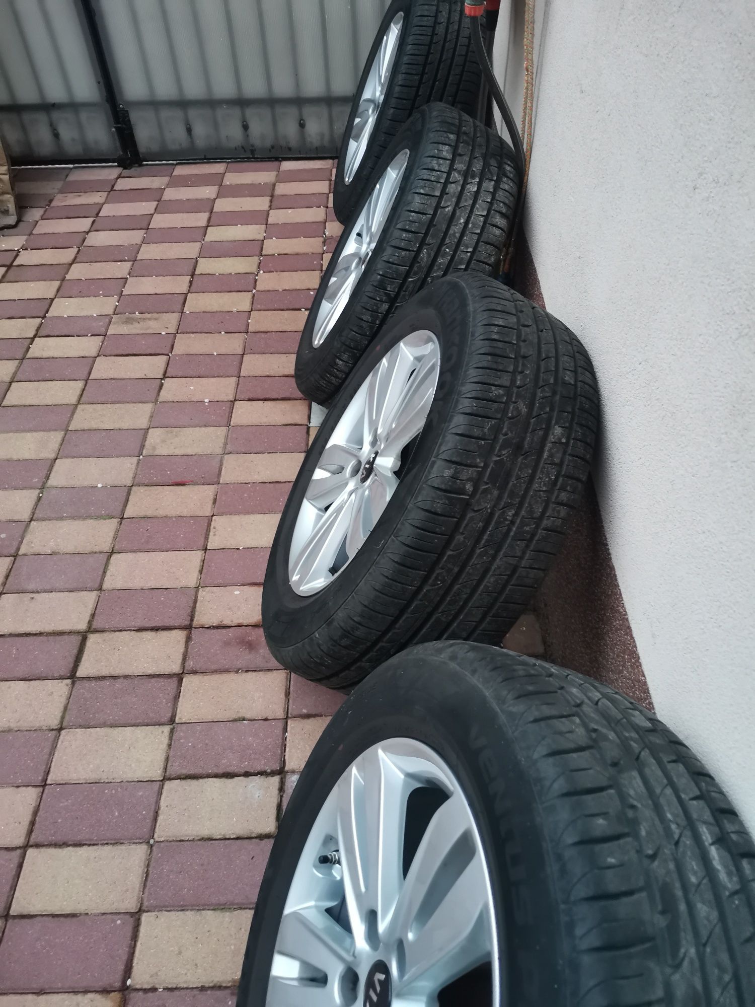 De vânzare set 4 cauciucuri Hankook 225 60 17