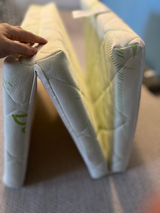 Saltea pliabila de voiaj si joaca Lorelli