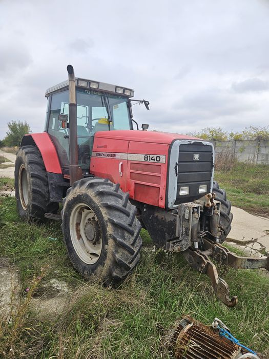 Vând tractor și utilaje