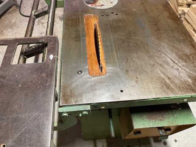 циркуляр с каретка