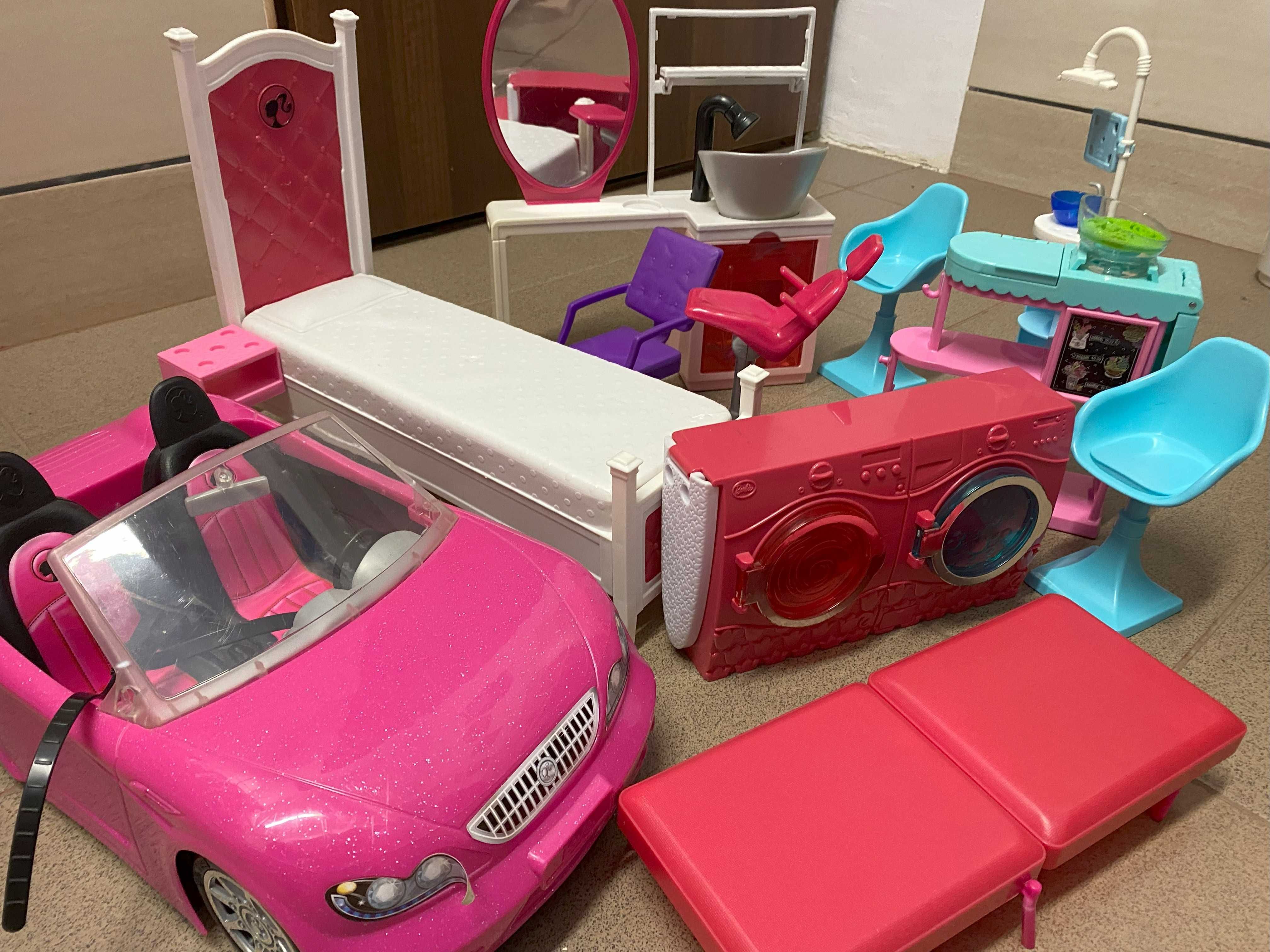 Barbie - Masina roz + Salon Coafura + Alte accesorii