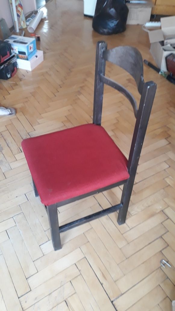 Трапезни столове