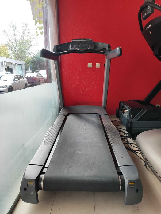 Професионални бягащи пътеки cybex 530pro+ и PRECOR 956i