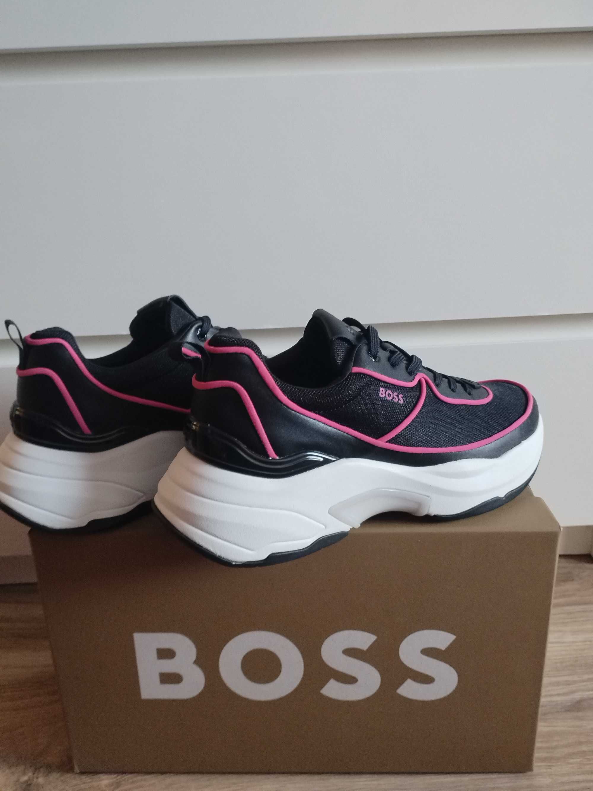 Нови сникърси BOSS - 41 р-р
