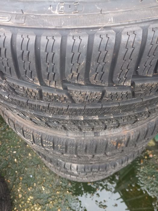 Nokian 235/35/19 4 броя зимни