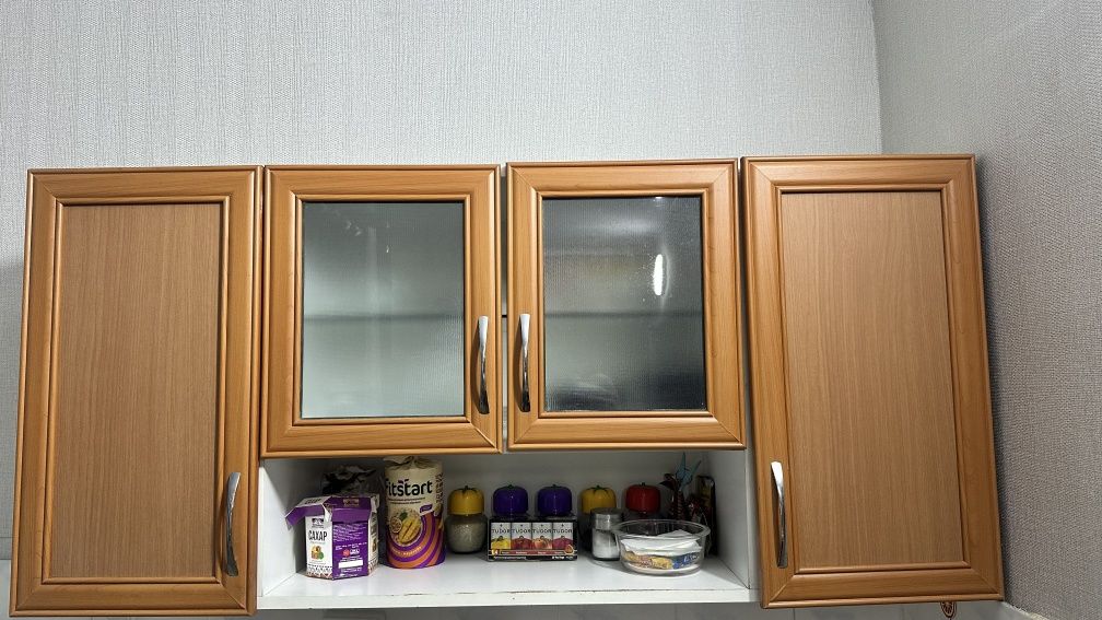 Кухонный шкаф , гарнитур