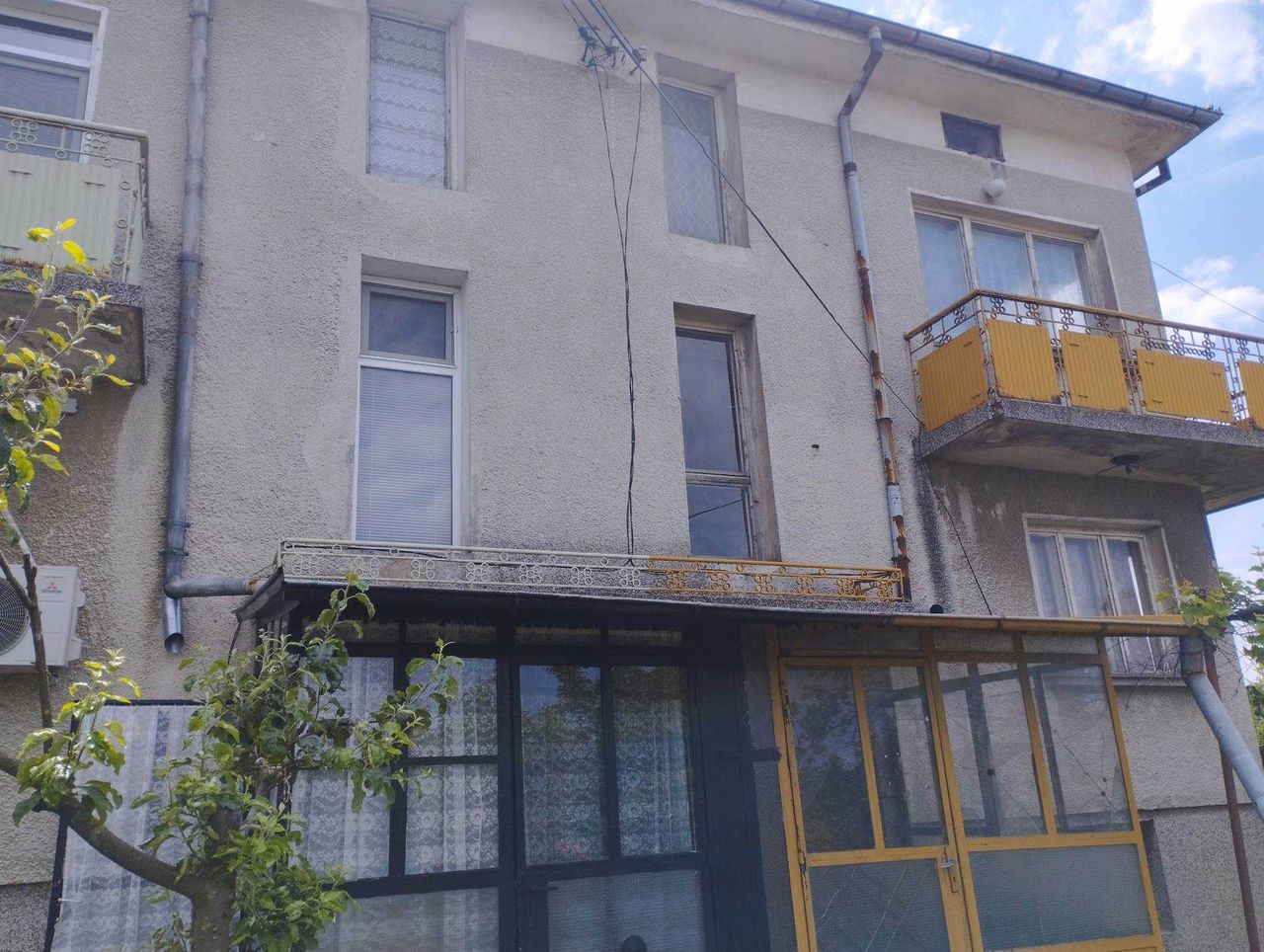Продава се Къща в Оряхово - 100 кв.м за 204 €/кв.м - Снимка #1