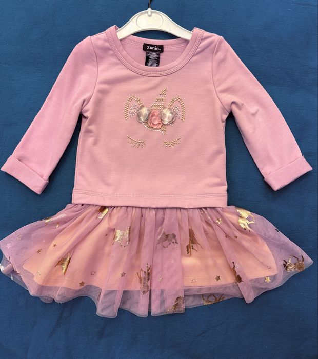 Продается нарядная платье на 2х летную девочку