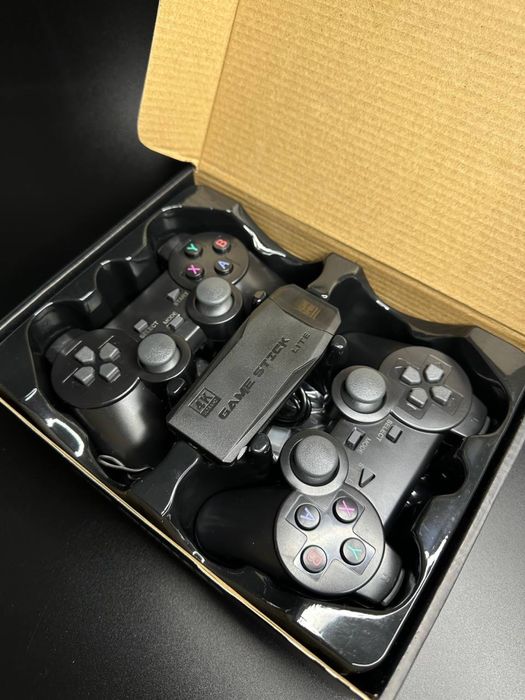 Game Stick Lite с 10 000 встроенными ретро-играми