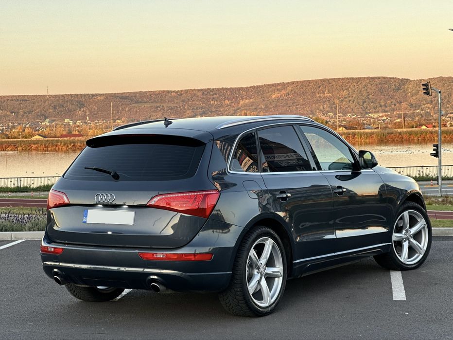 AUDI Q5 / 245 Cp / S-tronic / Quattro