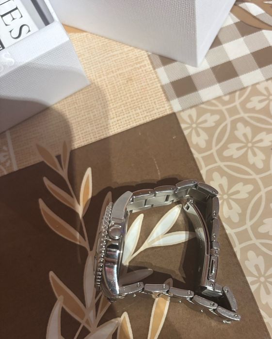 Ръчен дамски часовник GUESS