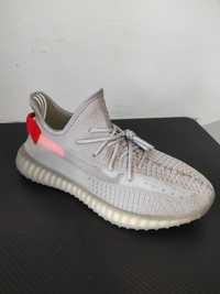 Различни видове Мъжки маратонки Yeezy 350 V2 43 номер