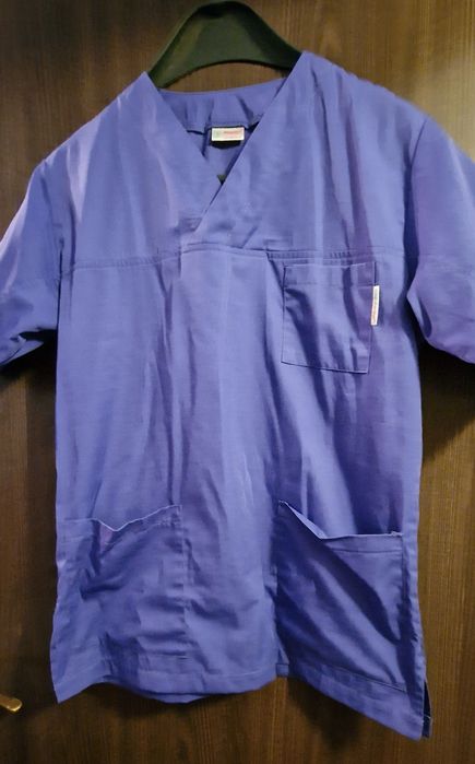 Vând costum medical Natural Design