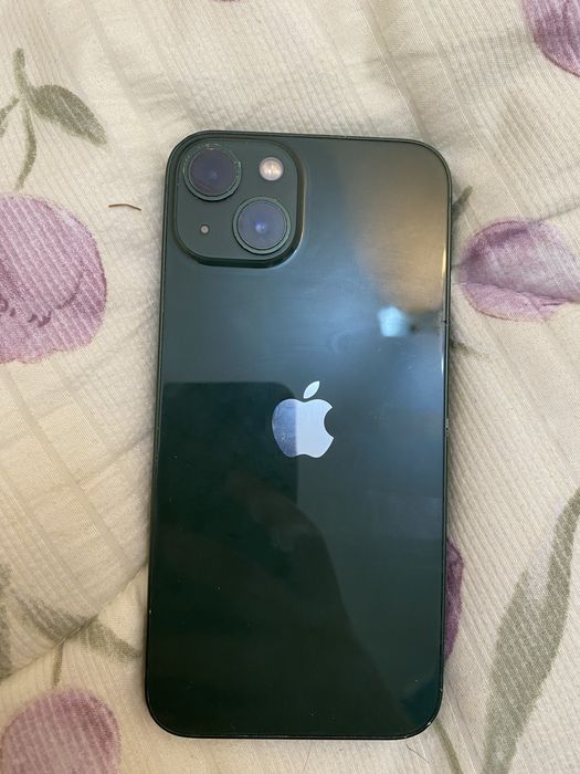 Продам Айфон 13 срочно