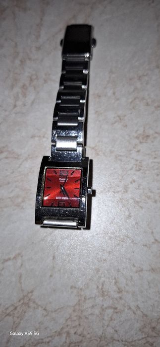 Ceas dama casio rezistent la apa