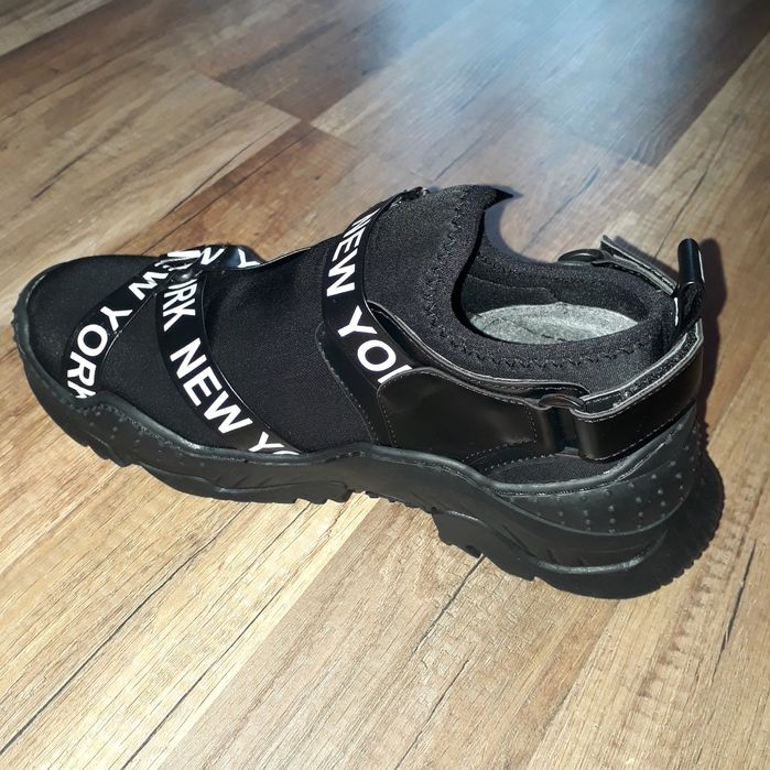 Дамски обувки сникърси номер 38