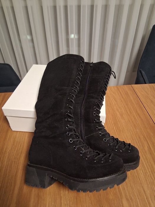 Дамски зимни ботуши