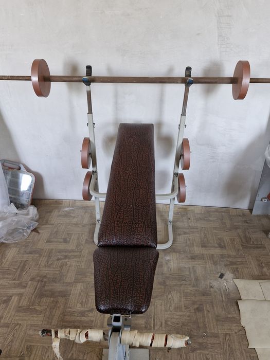 Штанга  вместе с скамейкой.