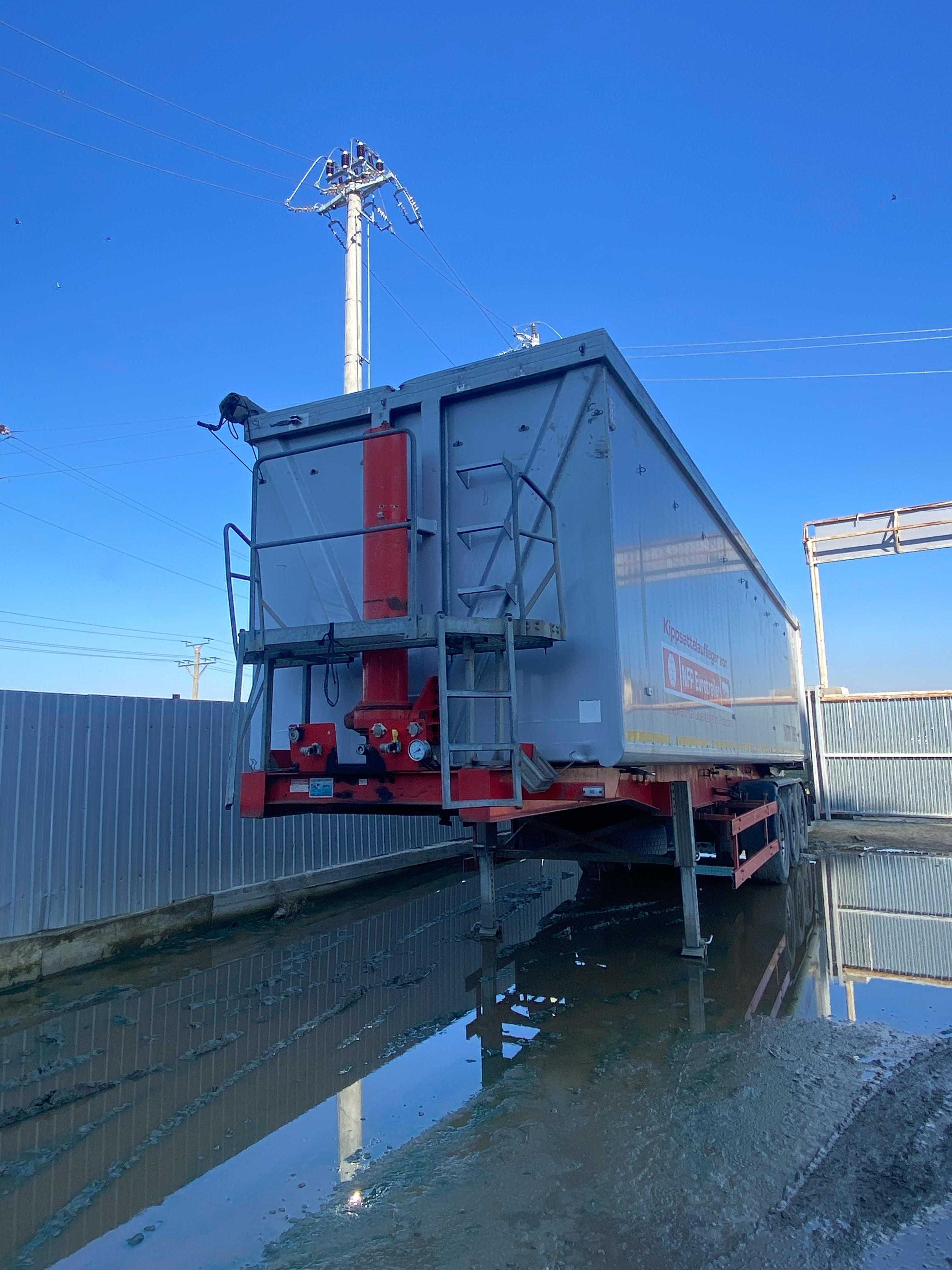 Semiremorca Bena cereale basculaanta Eurotrailer 54 mc