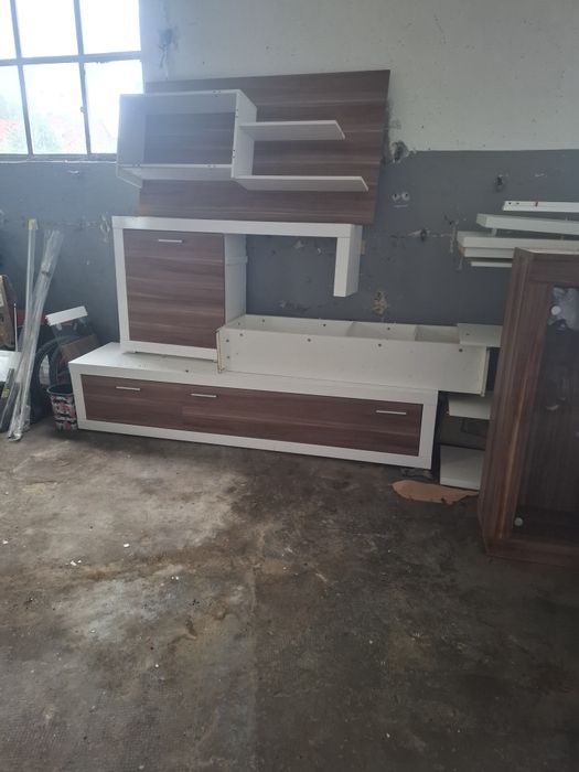Vând mobila living si dressing