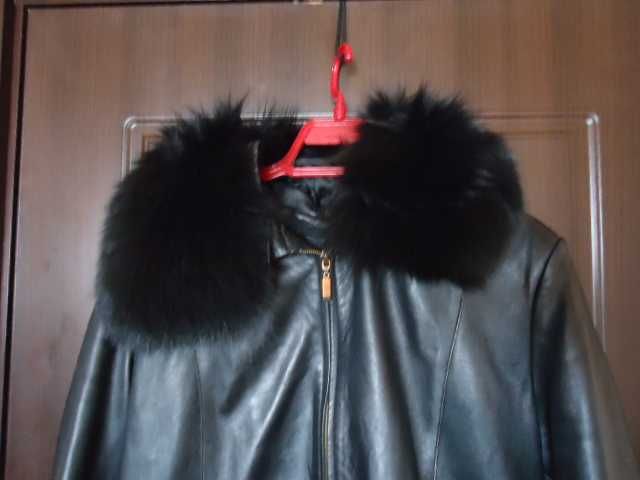 черно дамско кожено яке с яка и пухчета на ръкавите Elda Leather