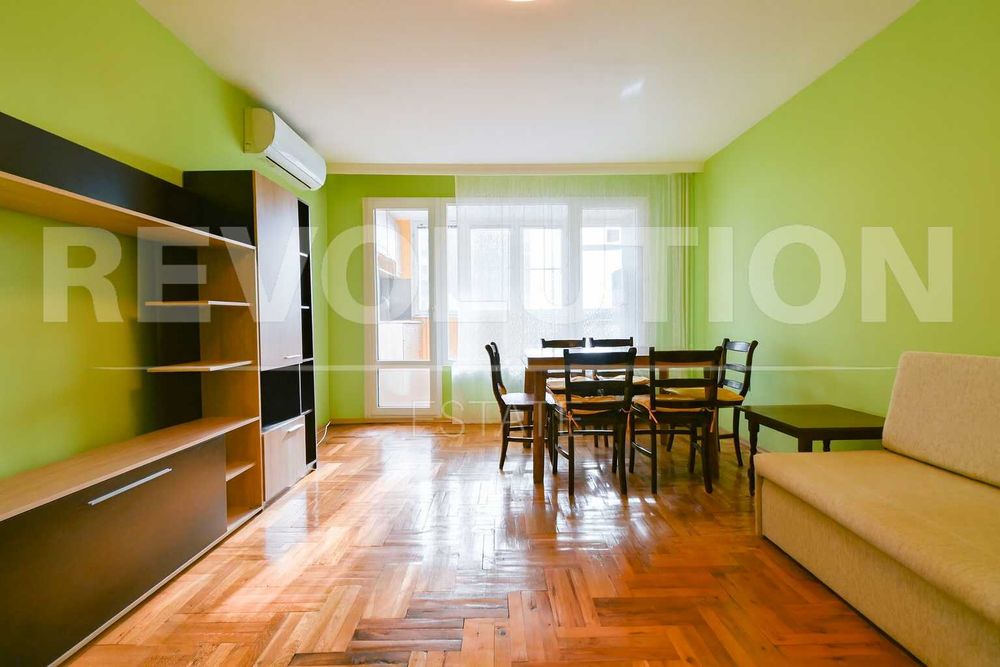 Двустаен апартамент в ж.к. Люлин 4