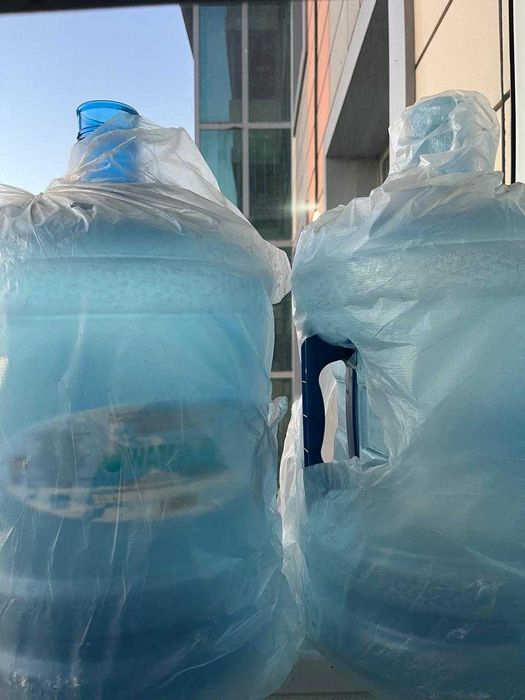 Бутыли для воды 19 л — прочные (две штуки)