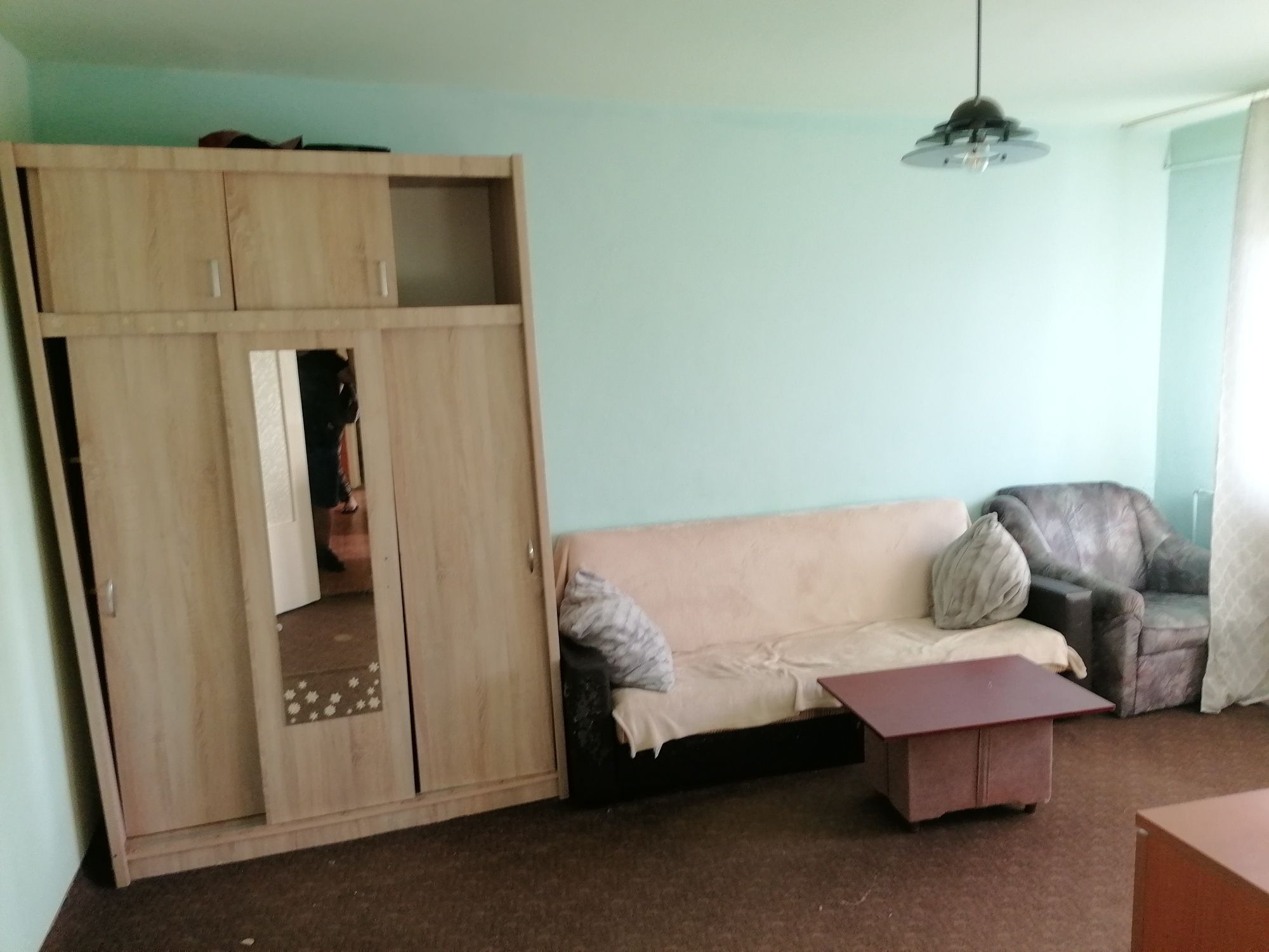 Închiriez apartament 2 camere decomandat