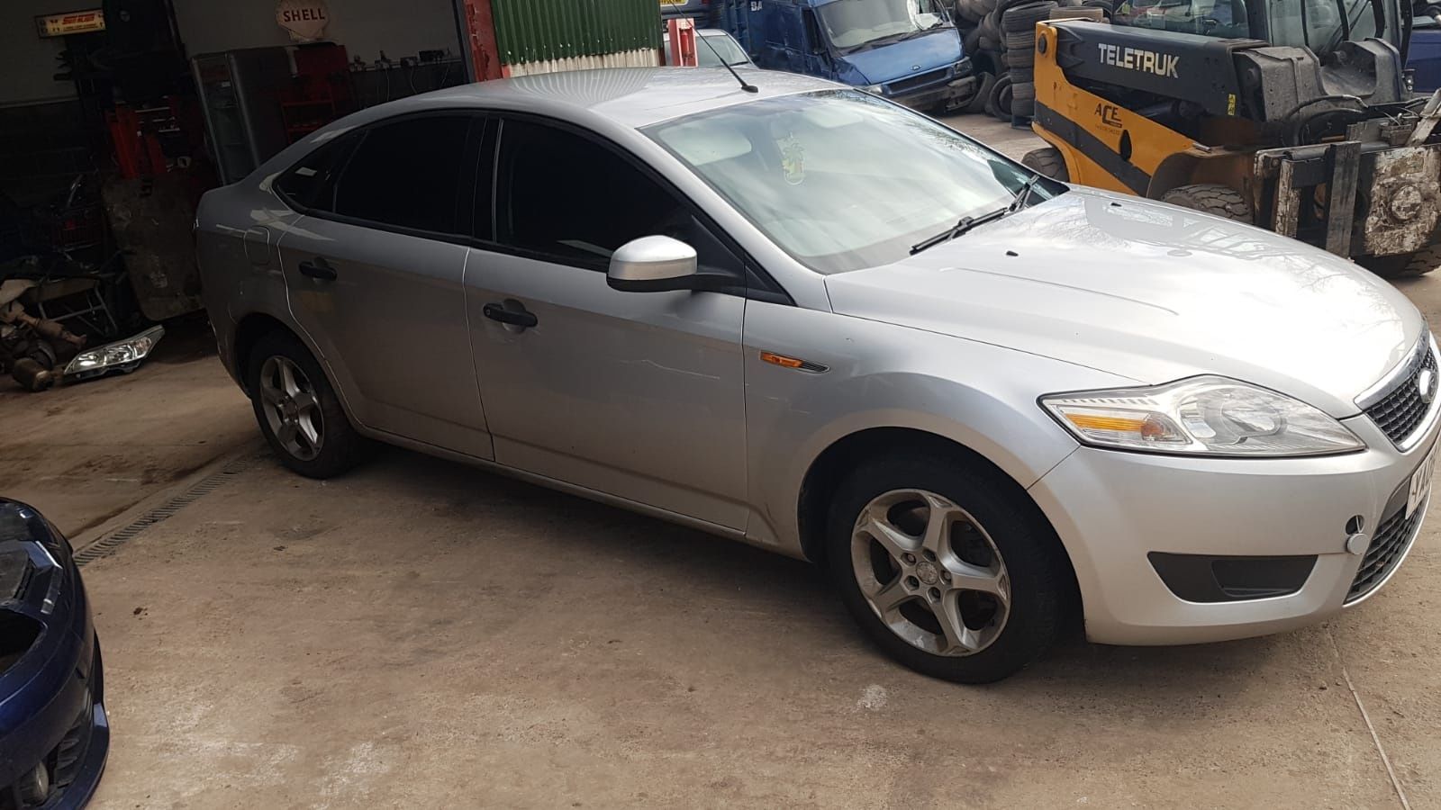 Bara fata Ford Mondeo, bara Ford Mondeo, bara Ford Mondeo mk4