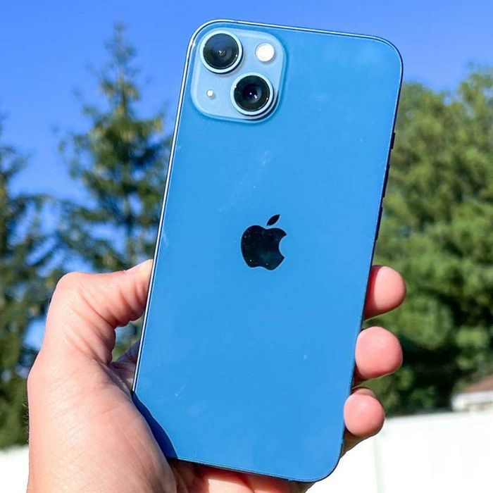 Продаю свой айфон 13