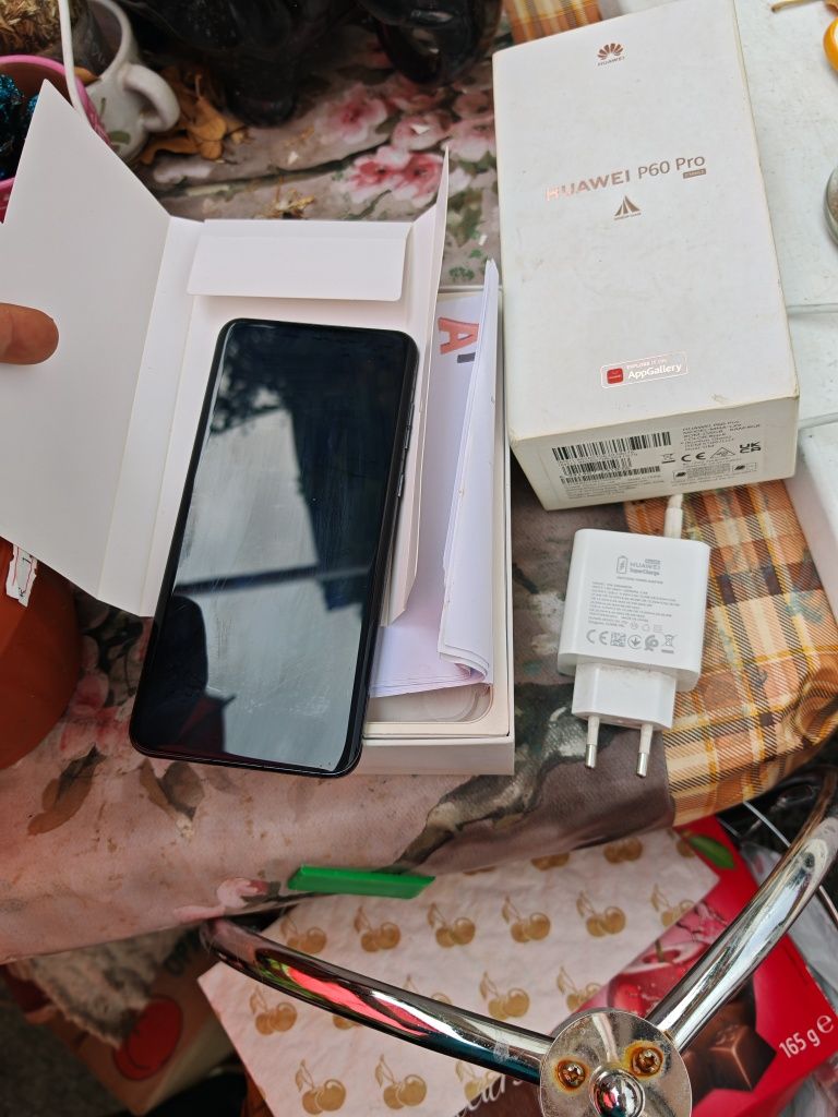 Huawei p60pro е много добро състояние.